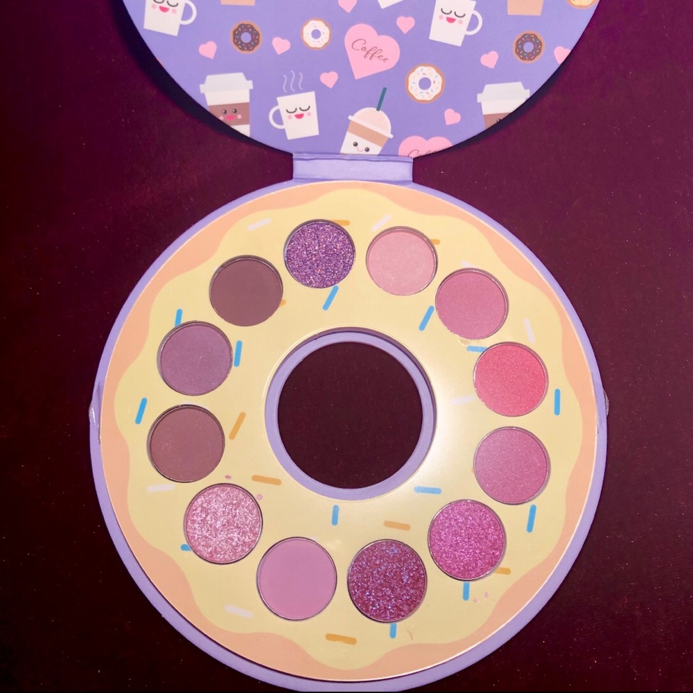 purple eyeshadow pallet